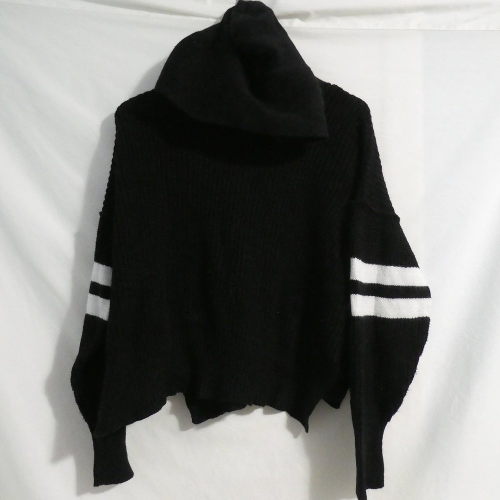 RETROD, medium, hooded striped black and white knit sweater